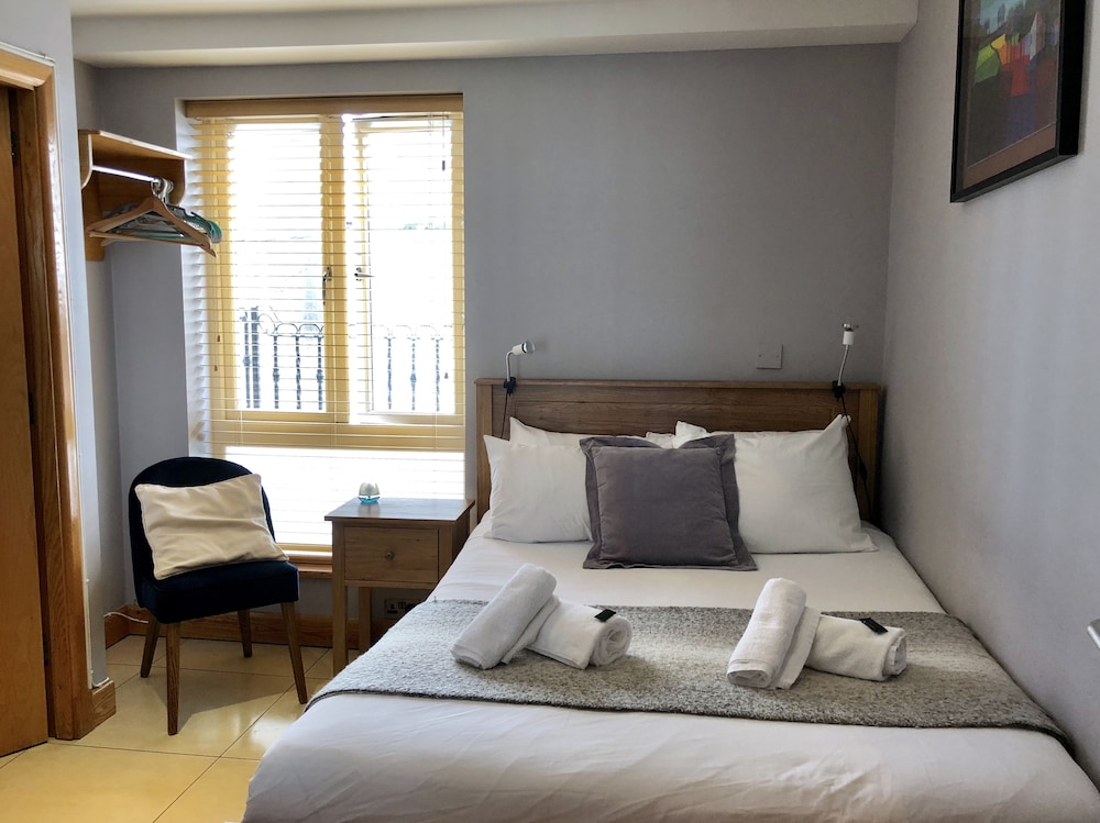 Eyre Square Townhouse 21/46