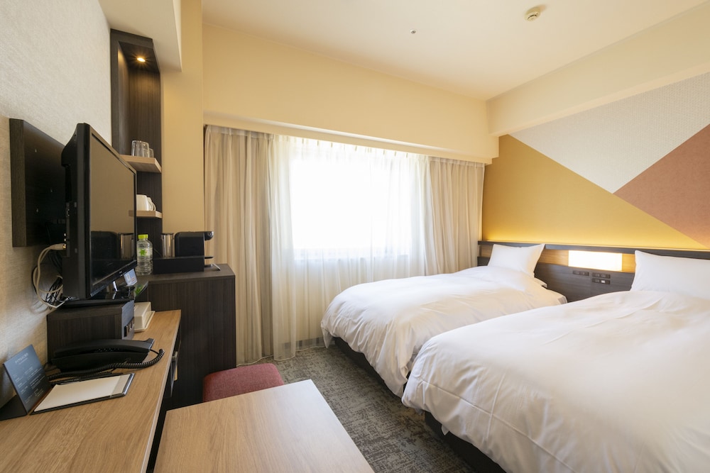 ROOM, TWIN BEDS