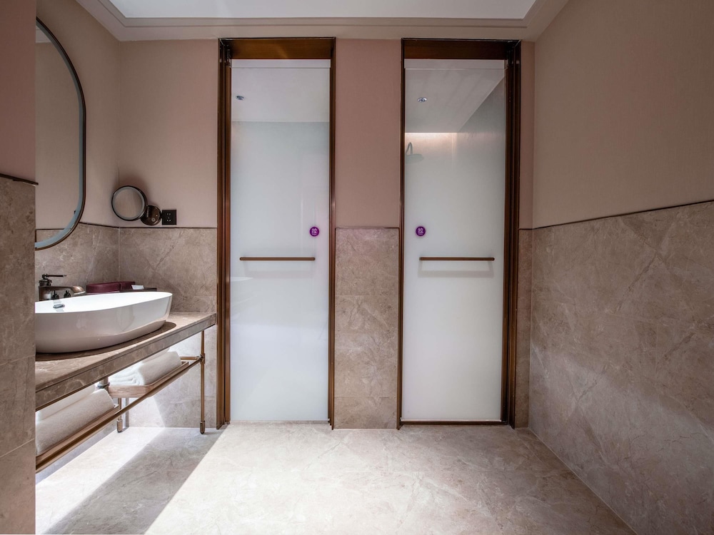 Mercure Chongqing Times Paradise Walk 47/50