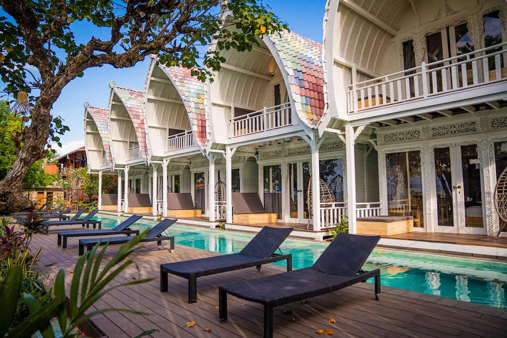Mambo Beach Resort 24/30