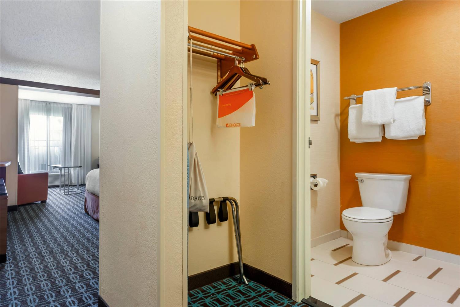 Comfort Inn & Suites Green Bay Stadium Area 18/18