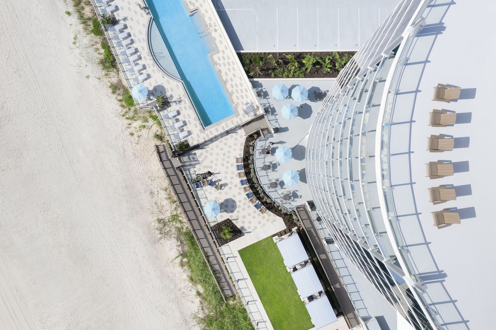 Max Beach Resort 6/50