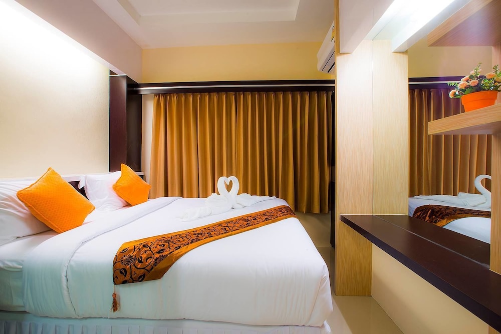 Excella Hotel 12/52