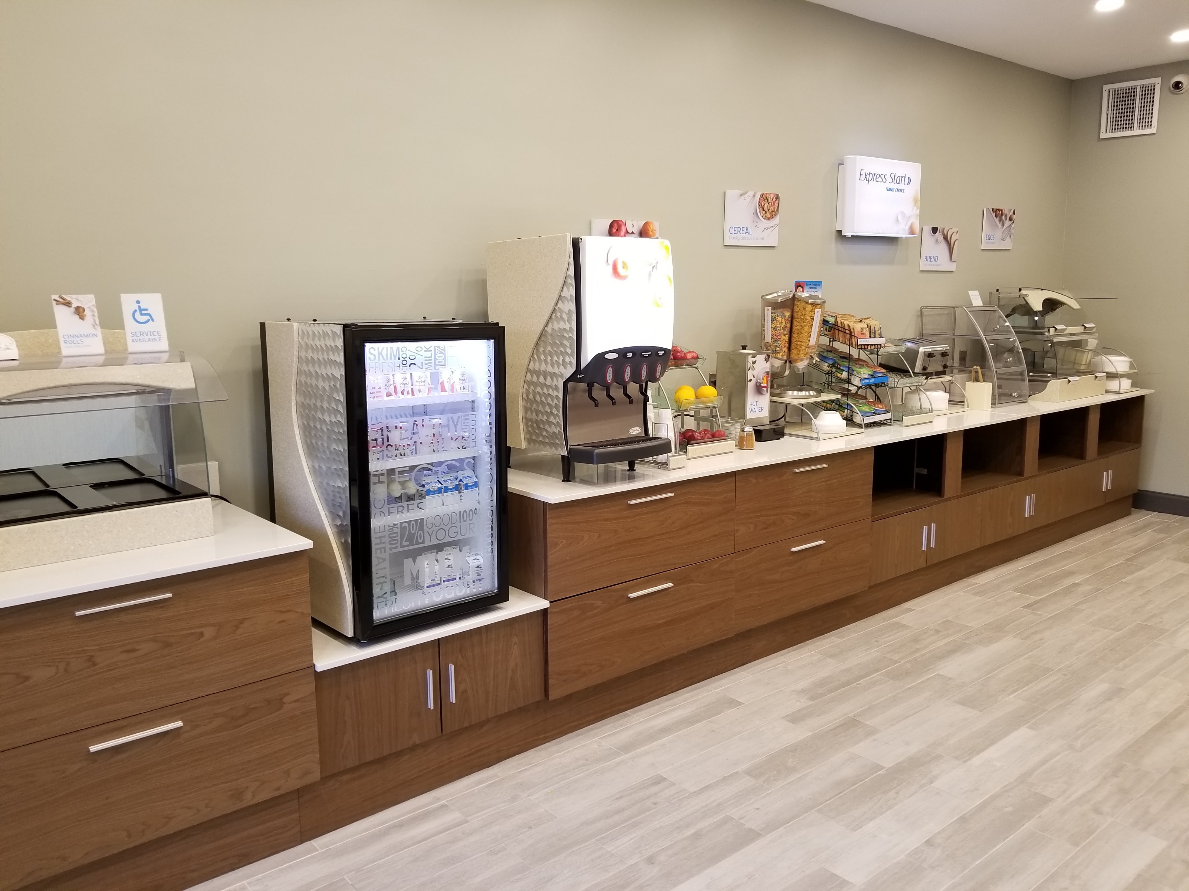 Holiday Inn Express Suites Columbia Two Notch 4/18