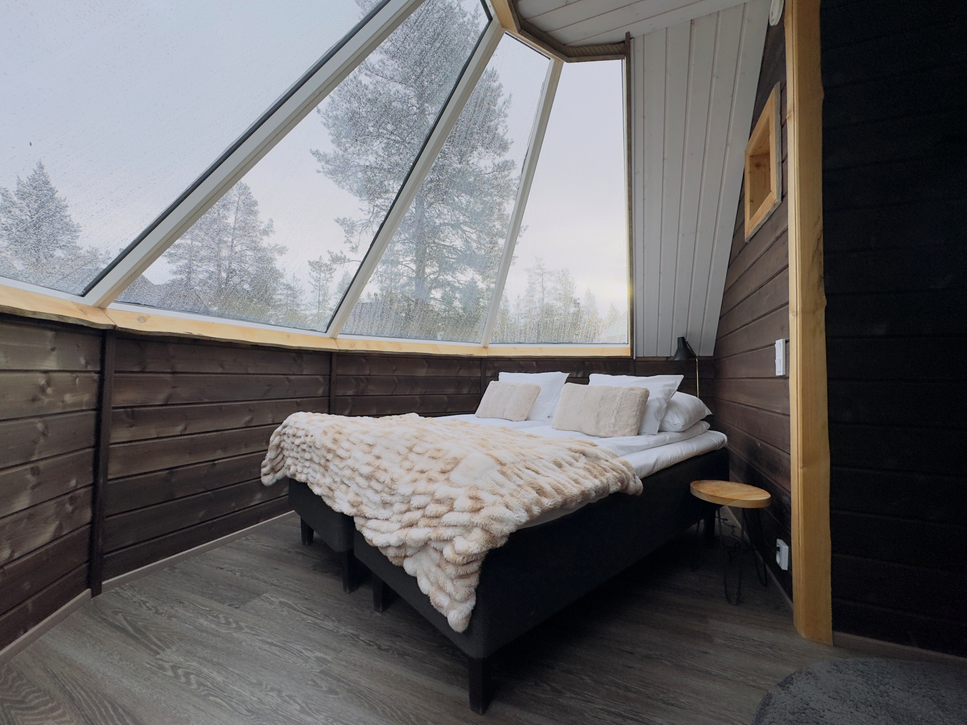 Aurora Cabin