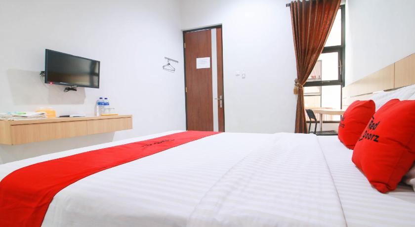 RedDoorz Syariah near Universitas Jenderal Soedirman 5/26