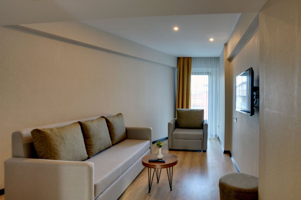 Leo Suites Hotel 21/37