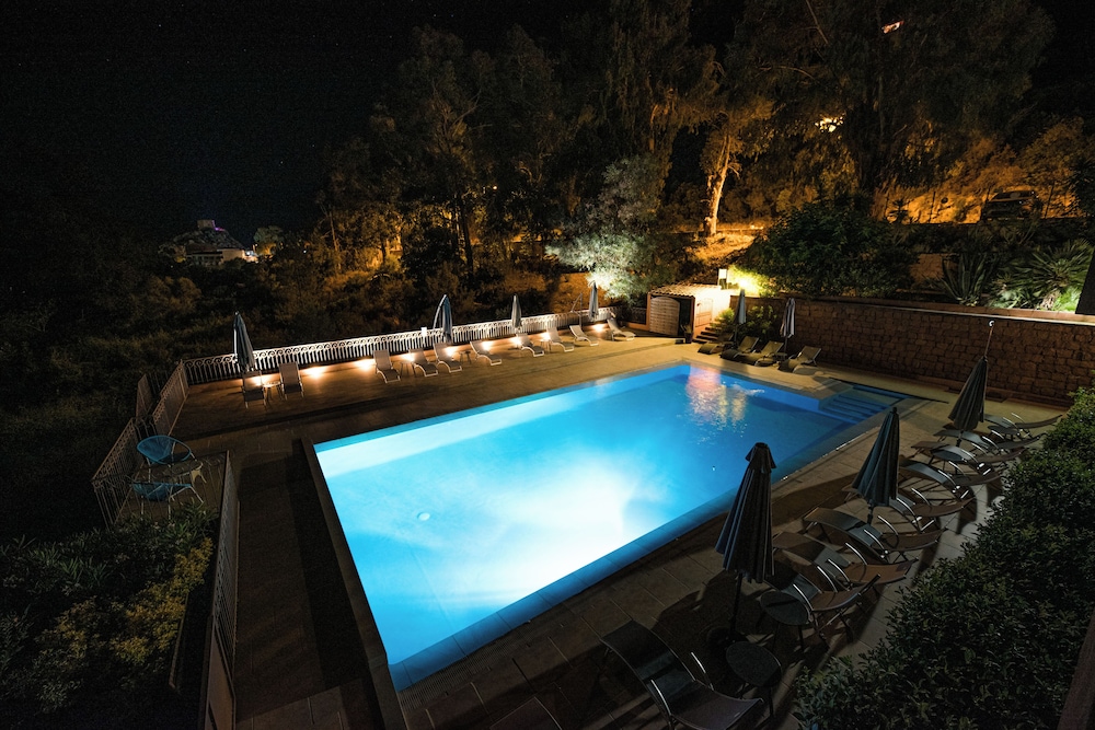 Hotel Corsica 29/50