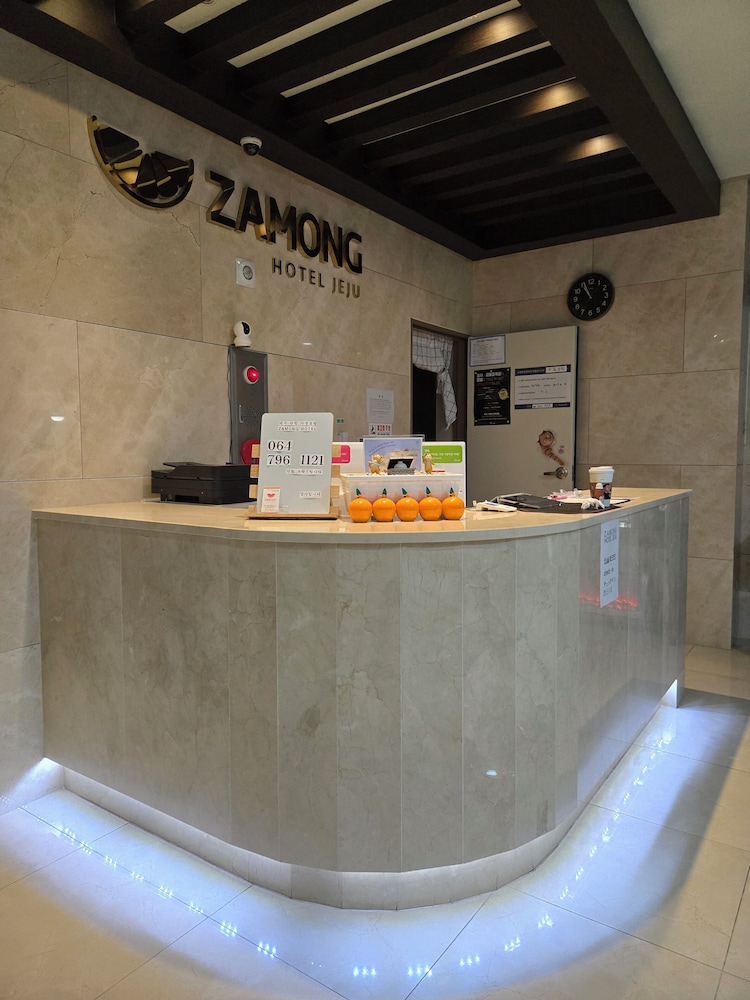 Zamong Hotel 12/48