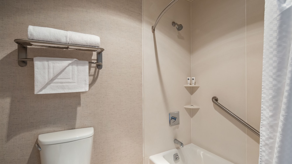 Executive Inn And Suites 51/51