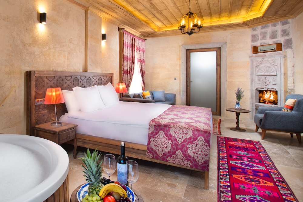Cappadocia Pyramid Stone House 16/29