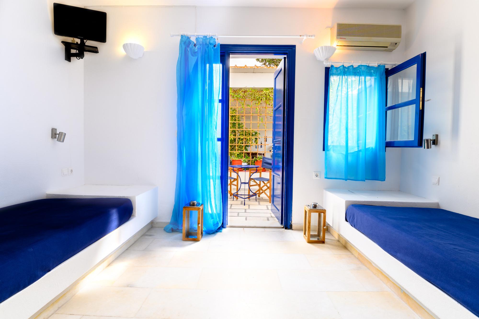 ROOM, QUADRUPLE, POOL VIEW