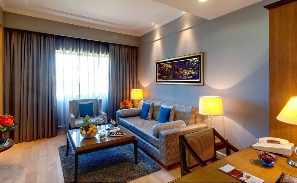 Kenilworth Hotel Kolkata 45/68