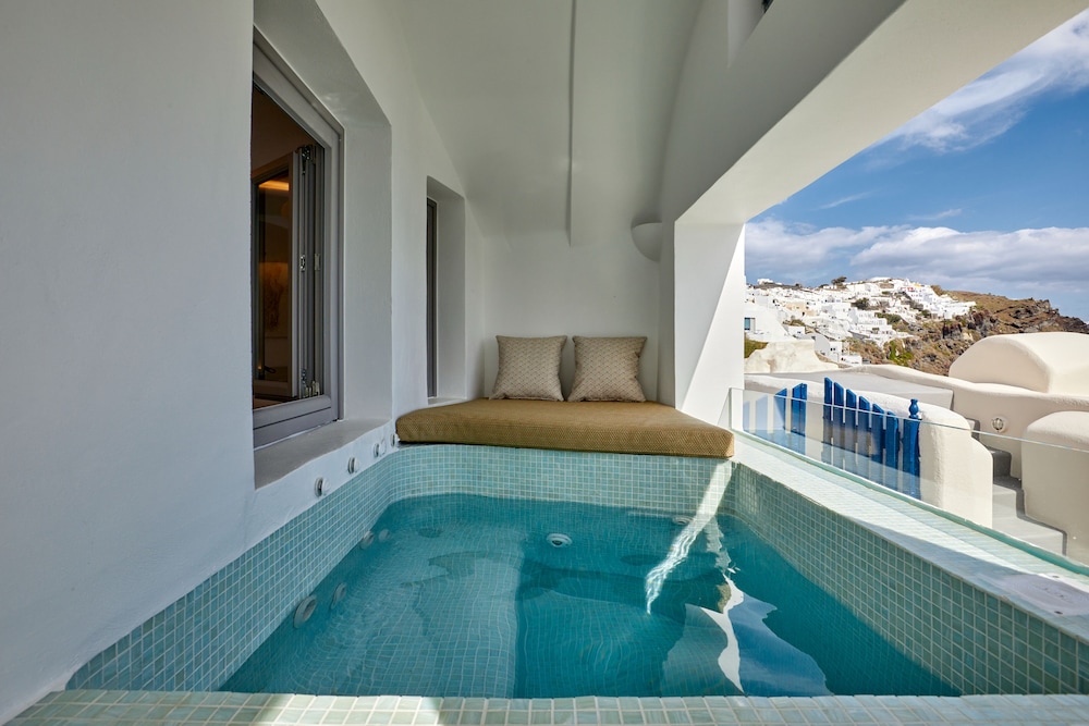 Allure Breeze Suites 39/79