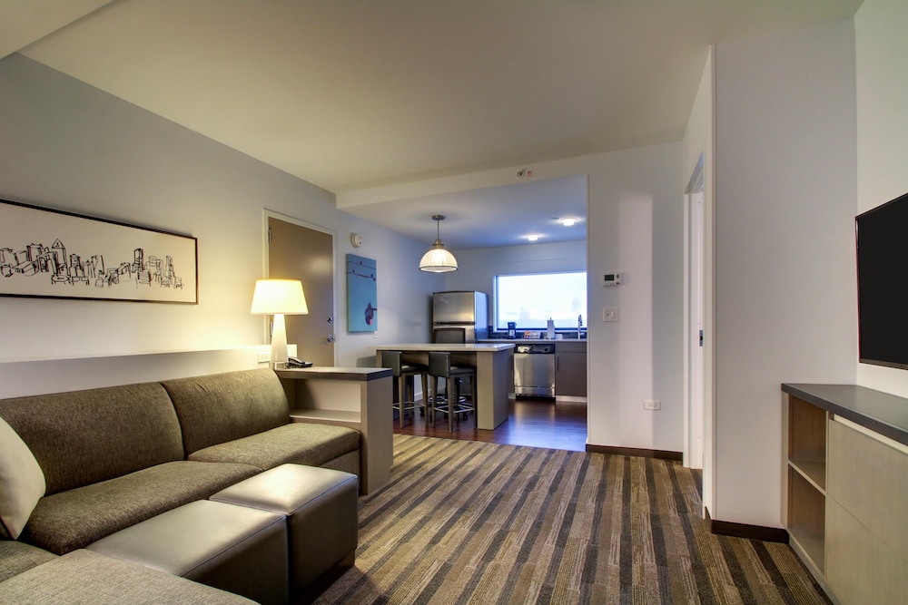Hyatt House Chicago/Evanston 43/65