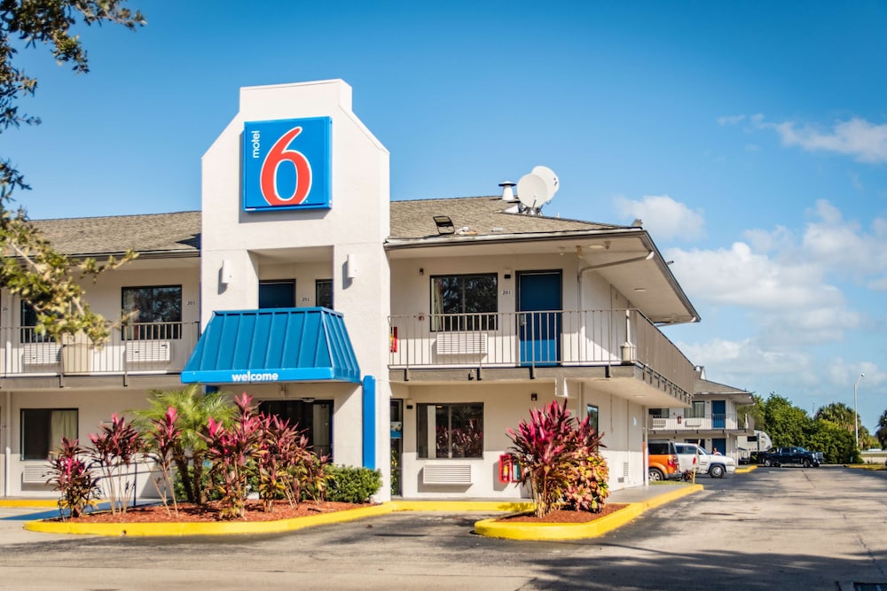 Motel6 Ft. Pierce, FL 48/60