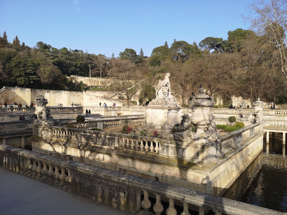 Hotel de L Apos Amphitheatre 33/34