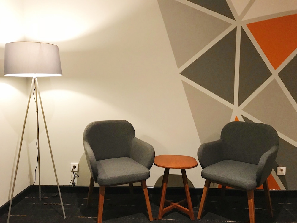 Juno Hotel Jatinegara 37/49