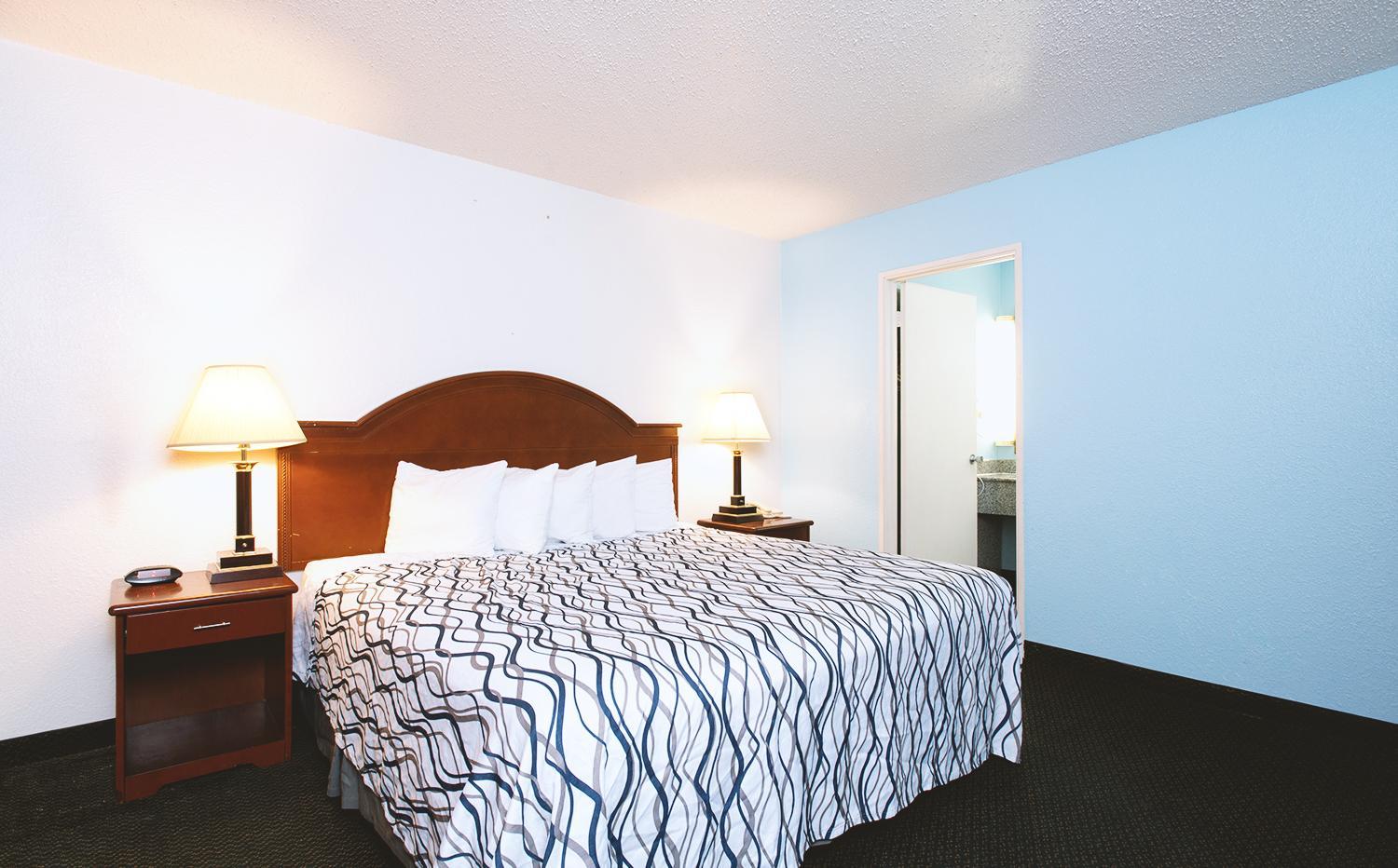 Sky-Palace Inn & Suites Wichita East 15/30