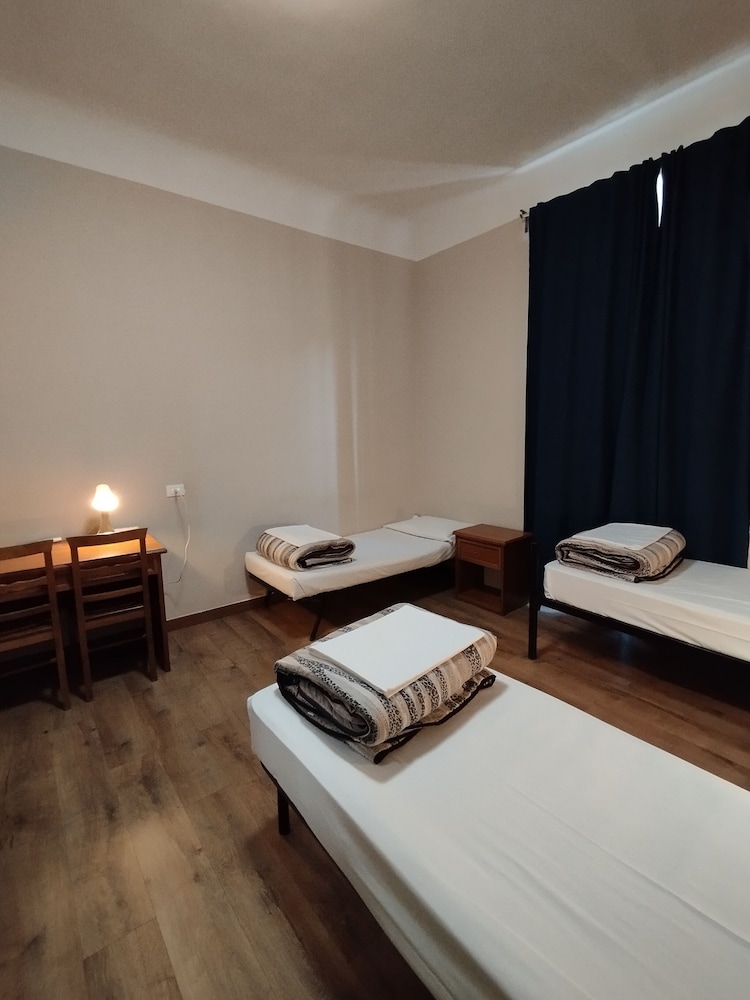ROOM, TRIPLE