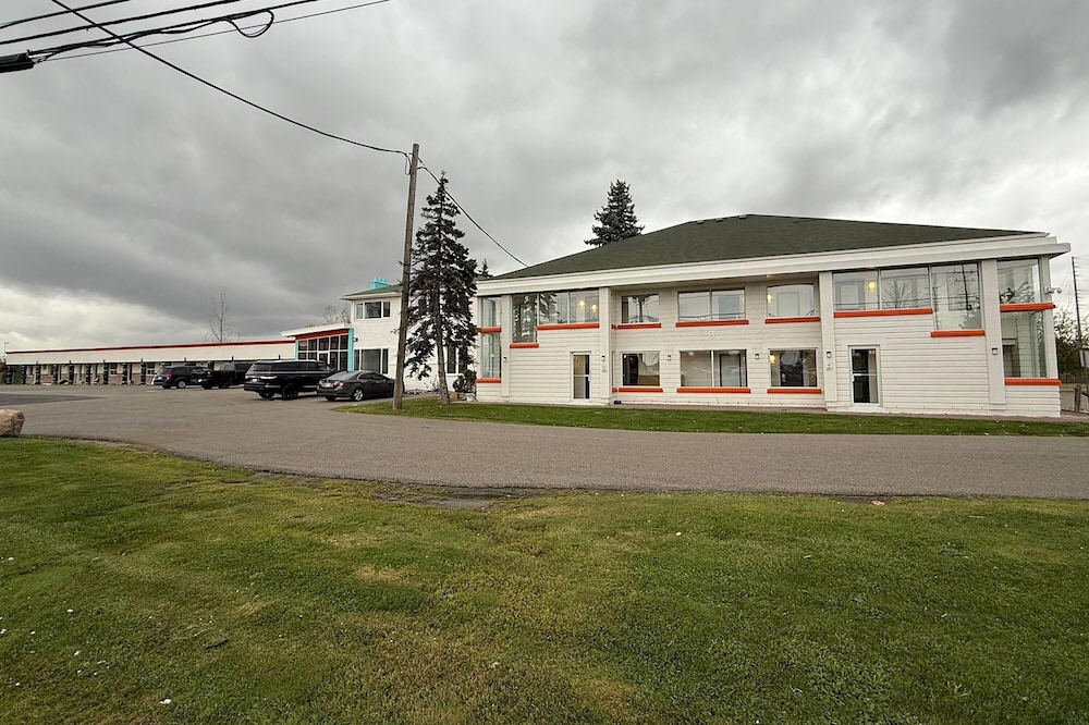 Howard Johnson by Wyndham Brampton 39/41