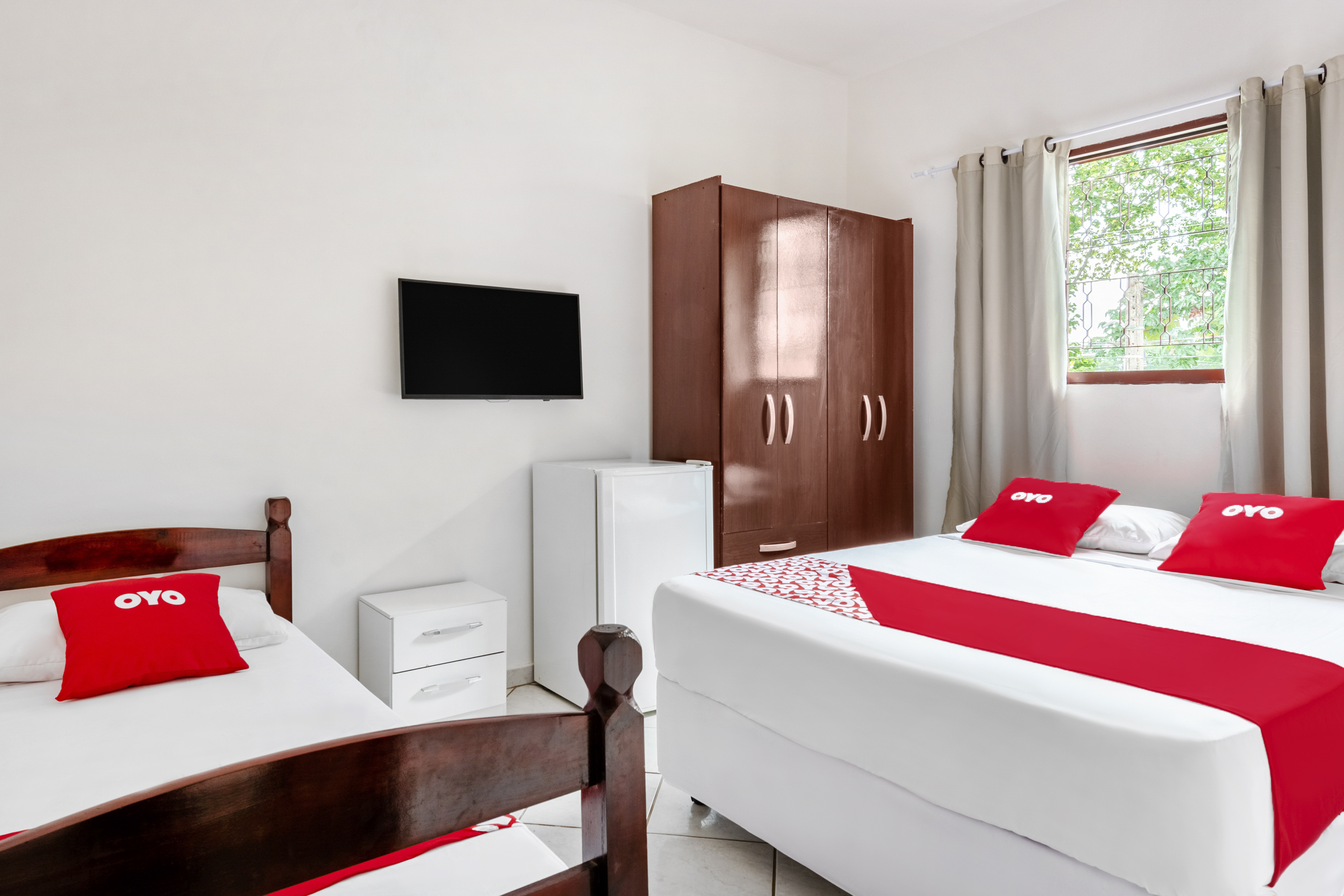 ROOM, TRIPLE, DOUBLE BED