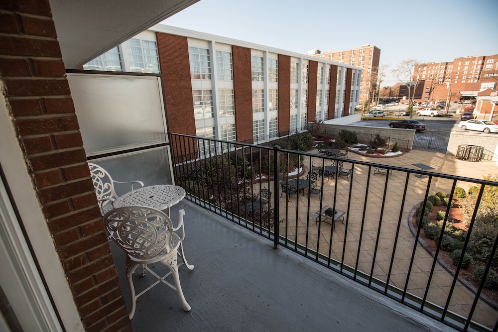 Holiday Inn Express St Louis Central West End 5/42