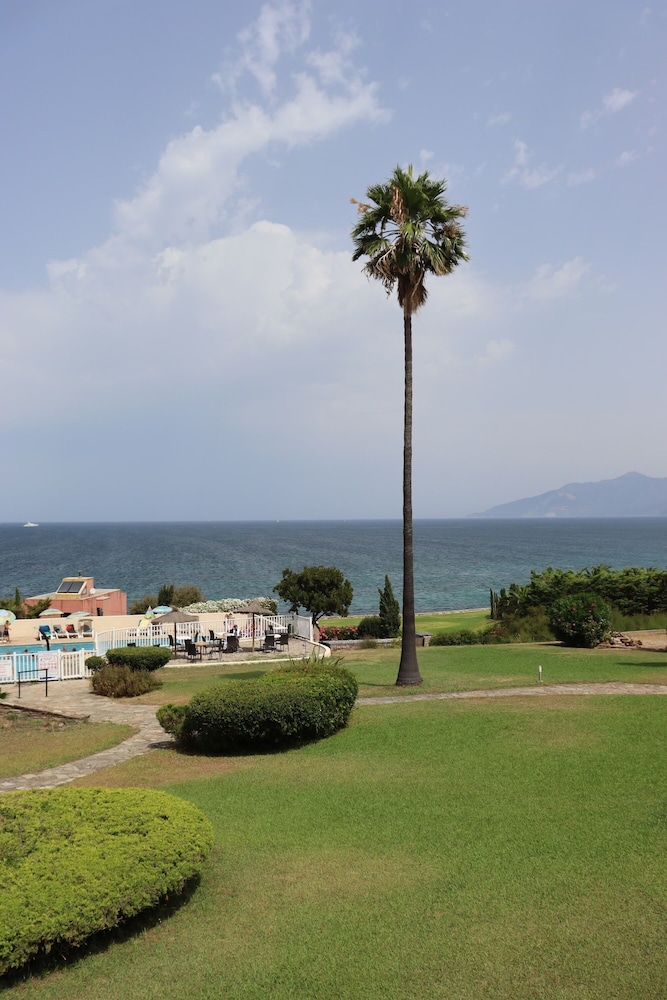 Hotel Bellevue Bastia 30/37