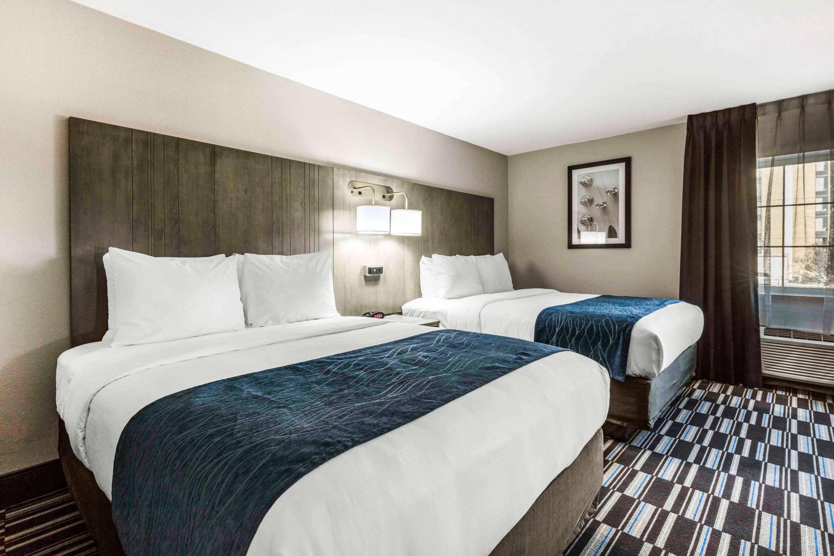 SUITE, 2 QUEEN BEDS