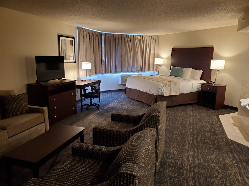 Cobblestone Suites Oshkosh 27/75