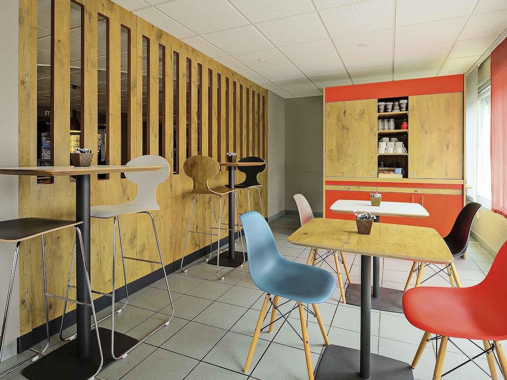 Ibis Poitiers Beaulieu 51/59