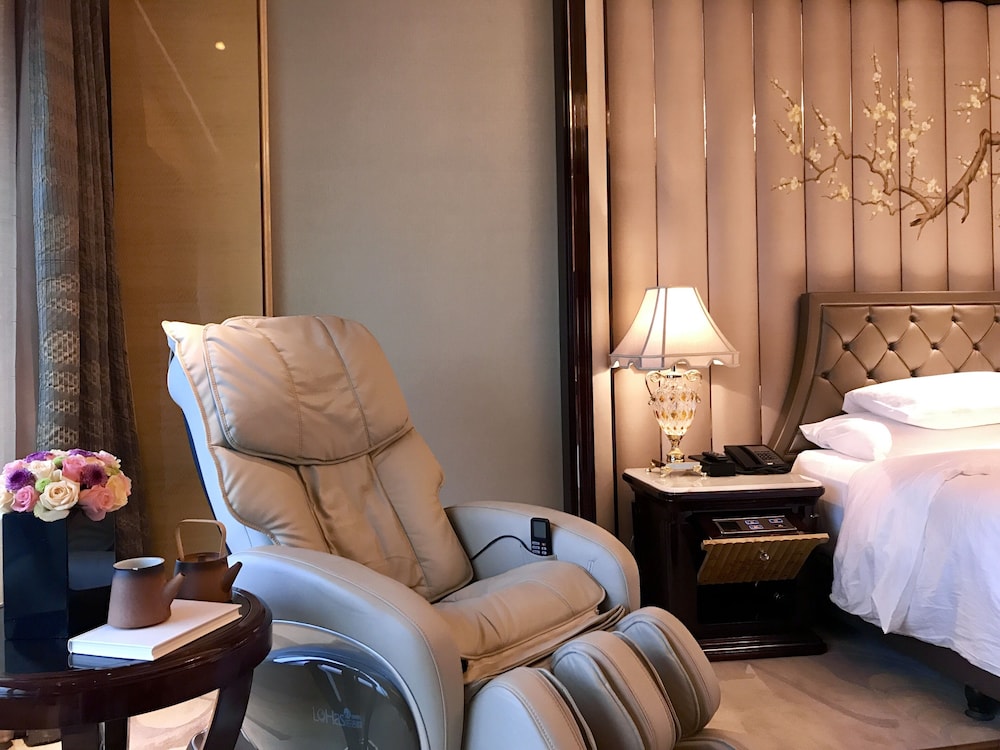 Wanda Reign Wuhan 36/67
