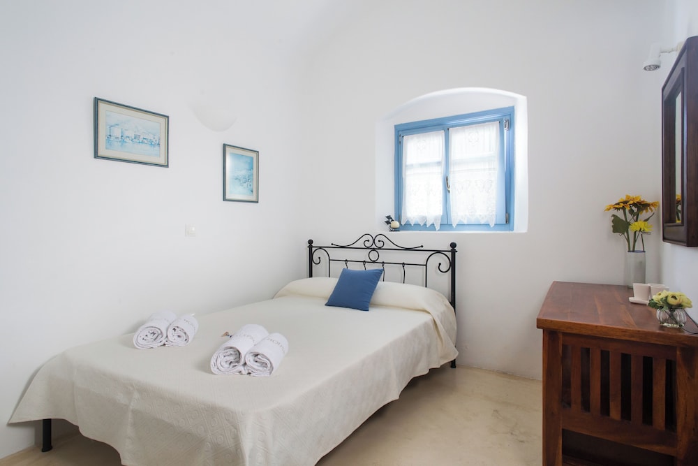 Kalypso Houses 14/50