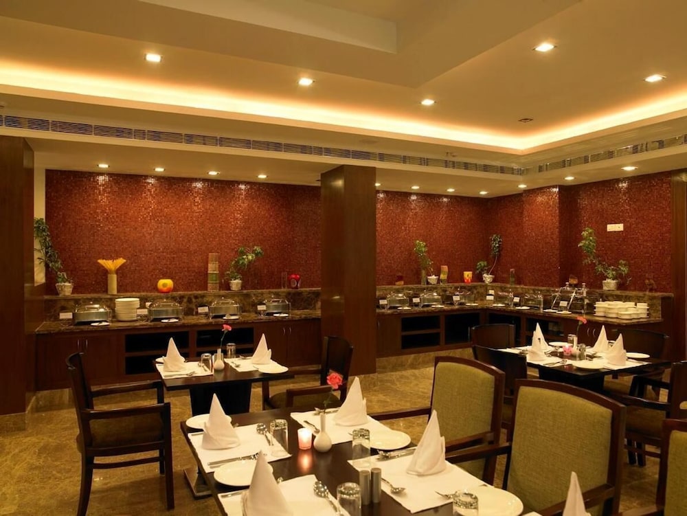 Ramada by Wyndham Jaipur North 54/65