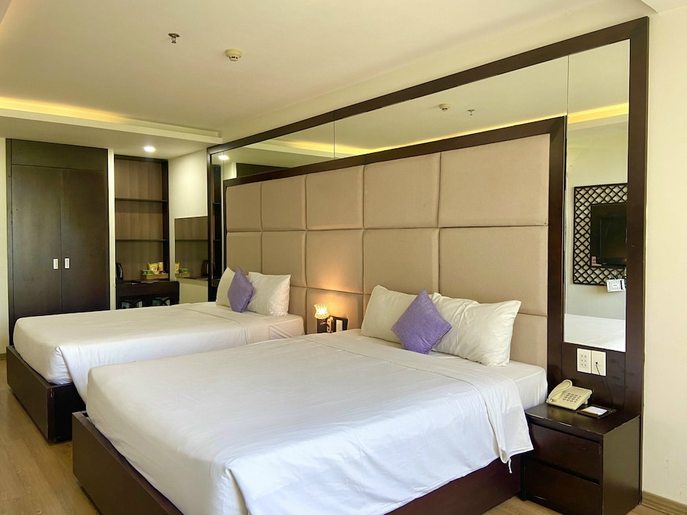 Pariat River Front Hotel 32/62