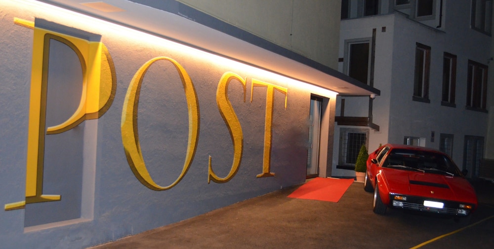 Central Hotel Post 54/57