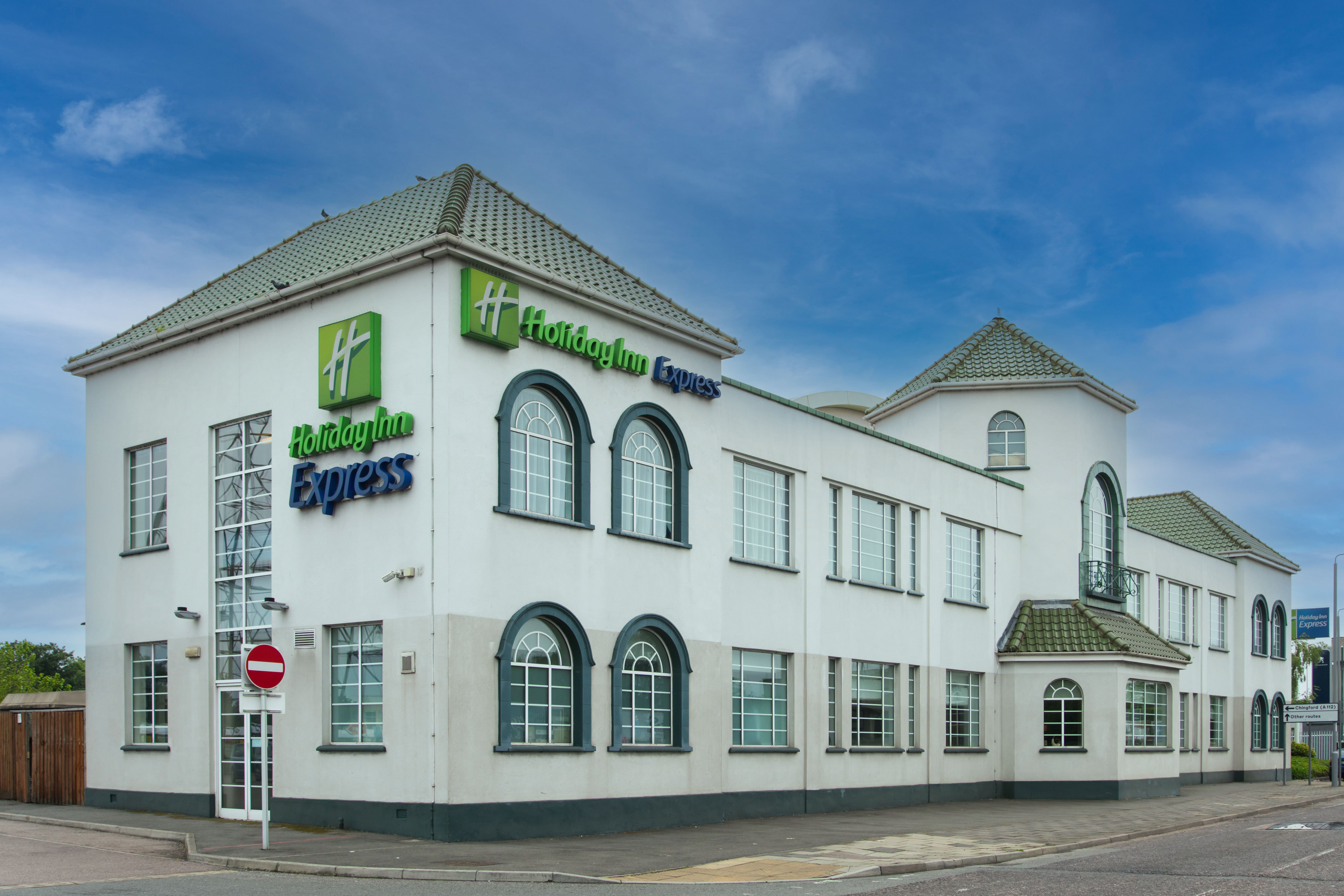 EXPRESS BY HOLIDAY INN CHINGFORD 2/26