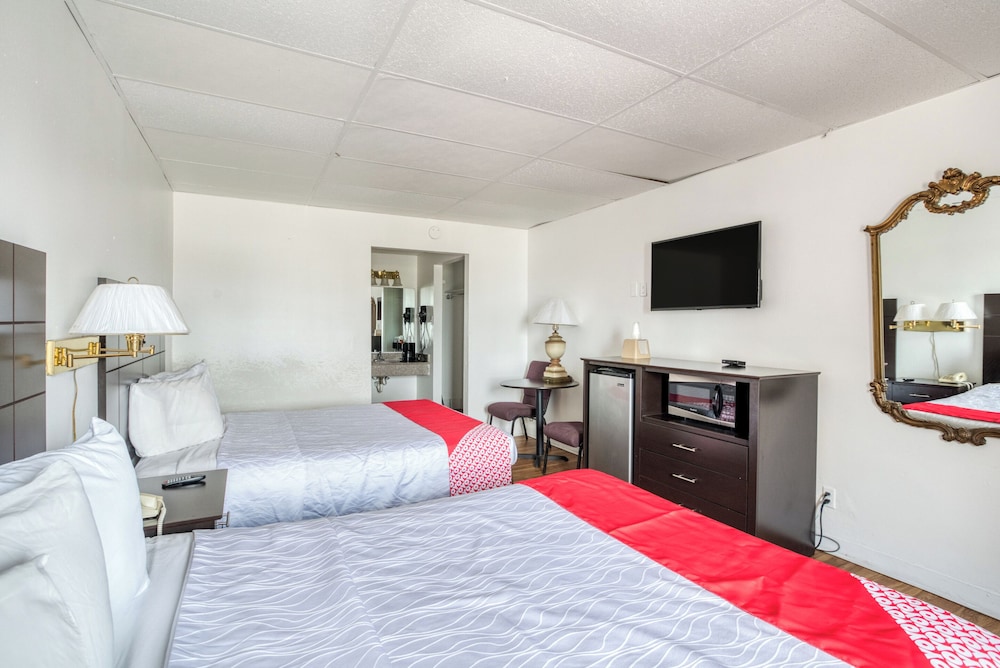 غرفة بسريرين كوين، OYO Hotel San Antonio Lackland Air Force Base West 4/7