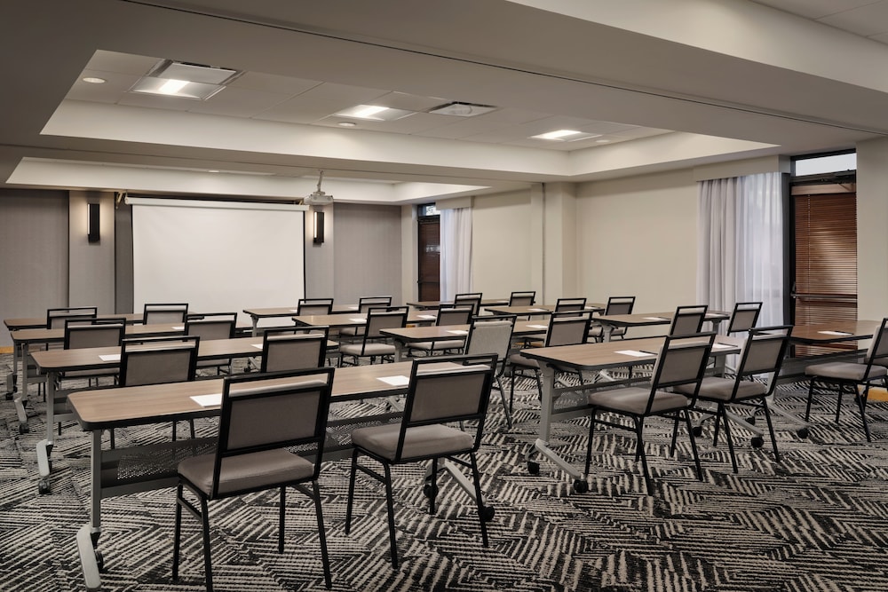 Hyatt Place Tampa Airport/Westshore 65/78
