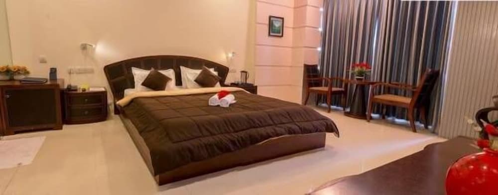 Aarya Grand Hotels Resorts 12/39