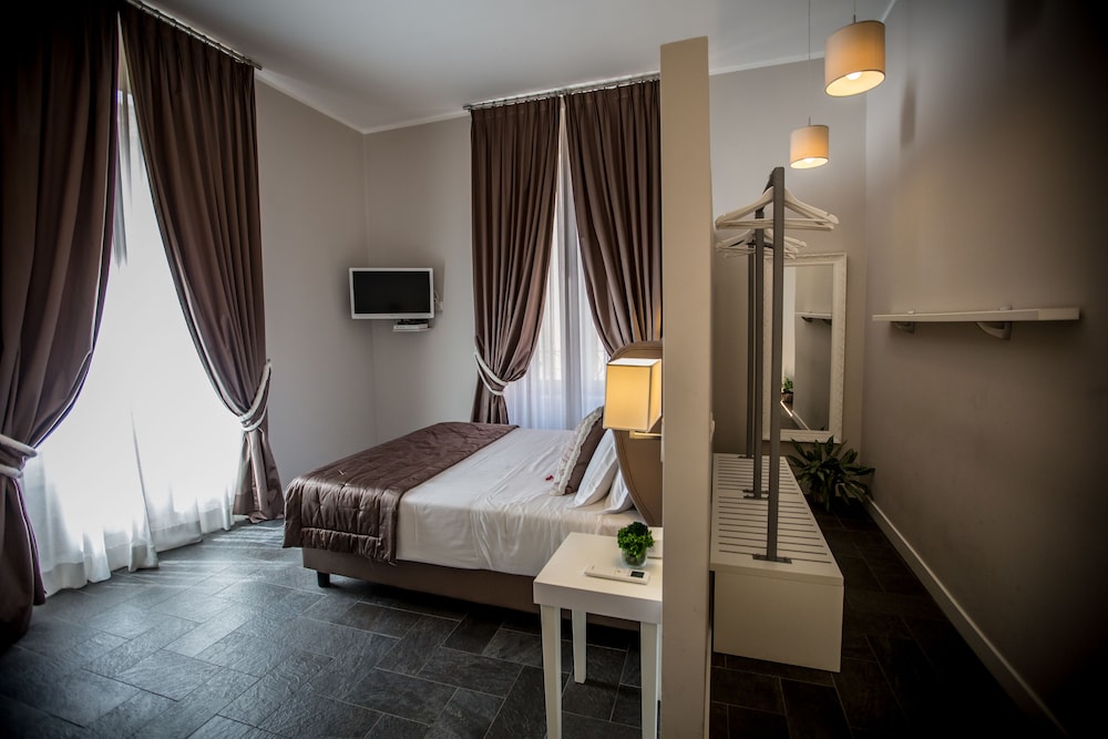 Chic Town Luxury Rooms 4/69