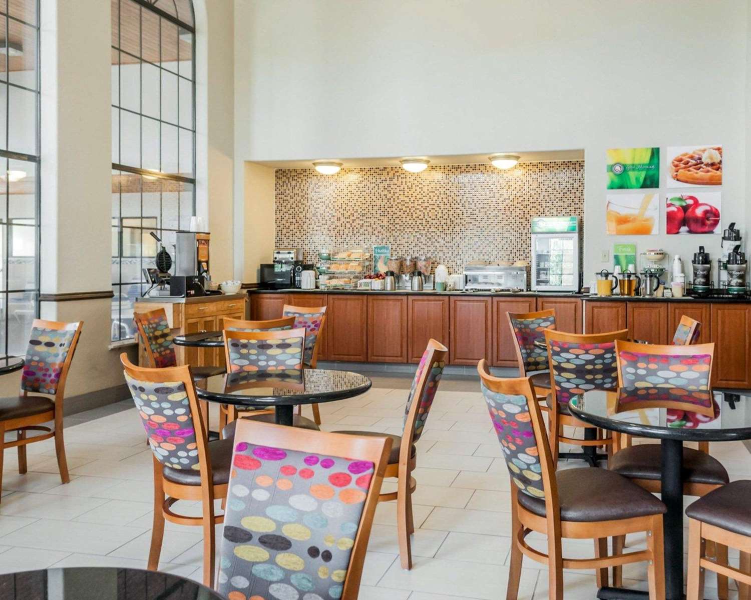 Quality Inn & Suites Albuquerque West 11/16