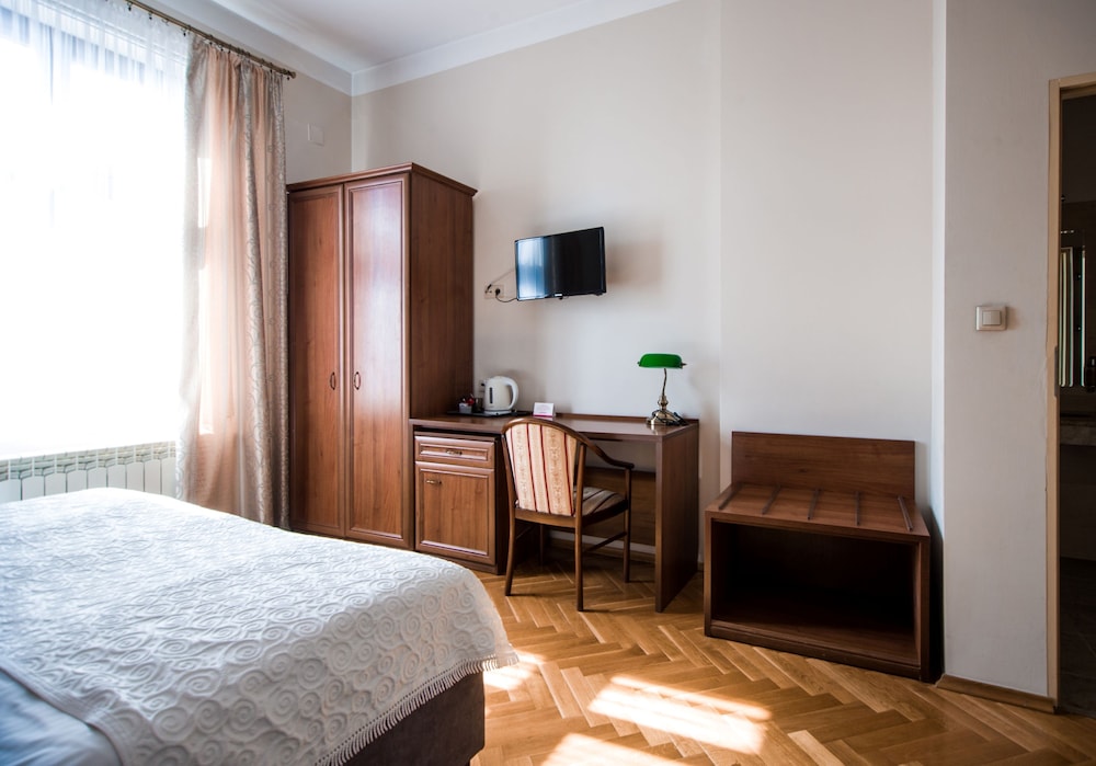 APARTHOTEL BASZTOWA 17/60