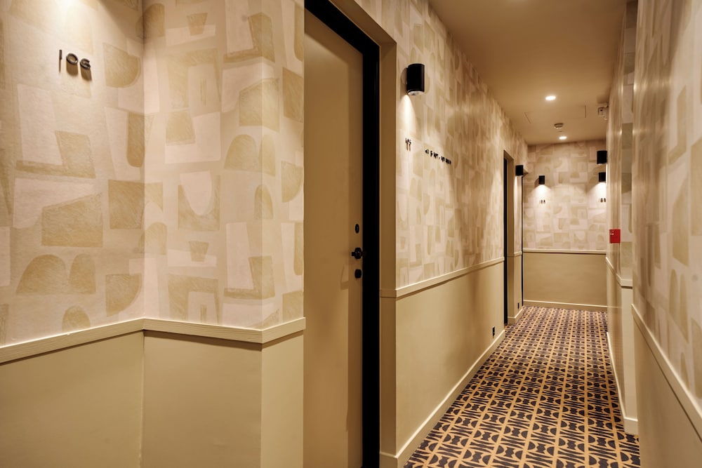 6VH Hotel 50/50