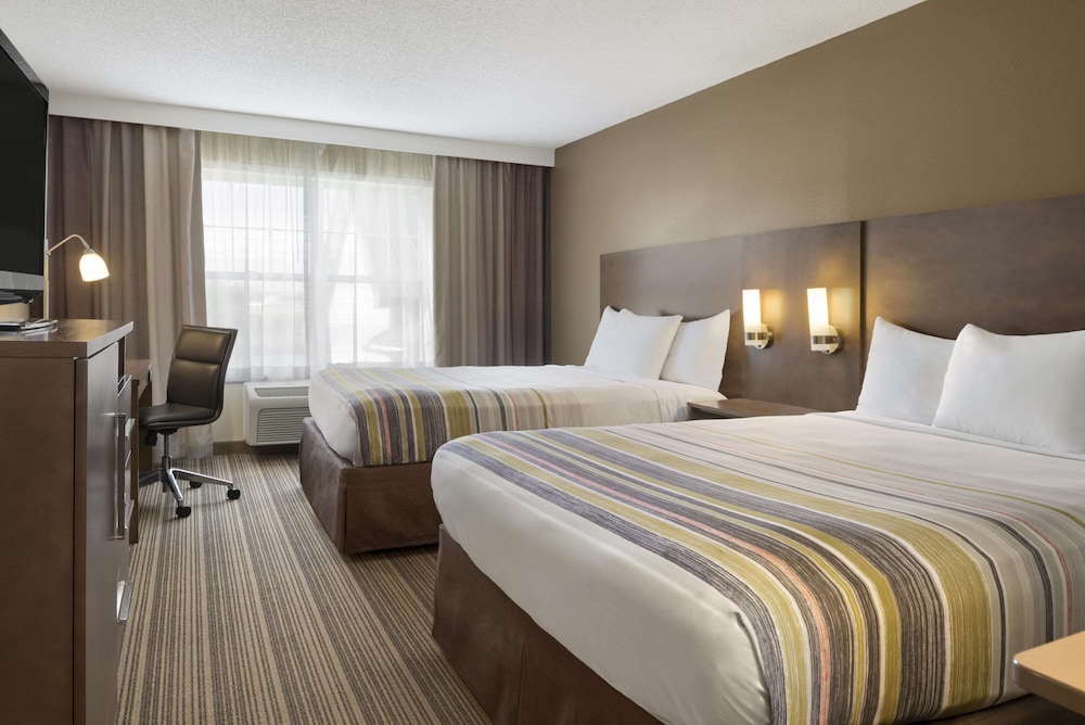 Country Inn & Suites By Radisson, Ankeny, IA 7/40