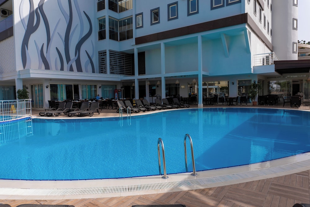 Adella Side Hotel 5/73