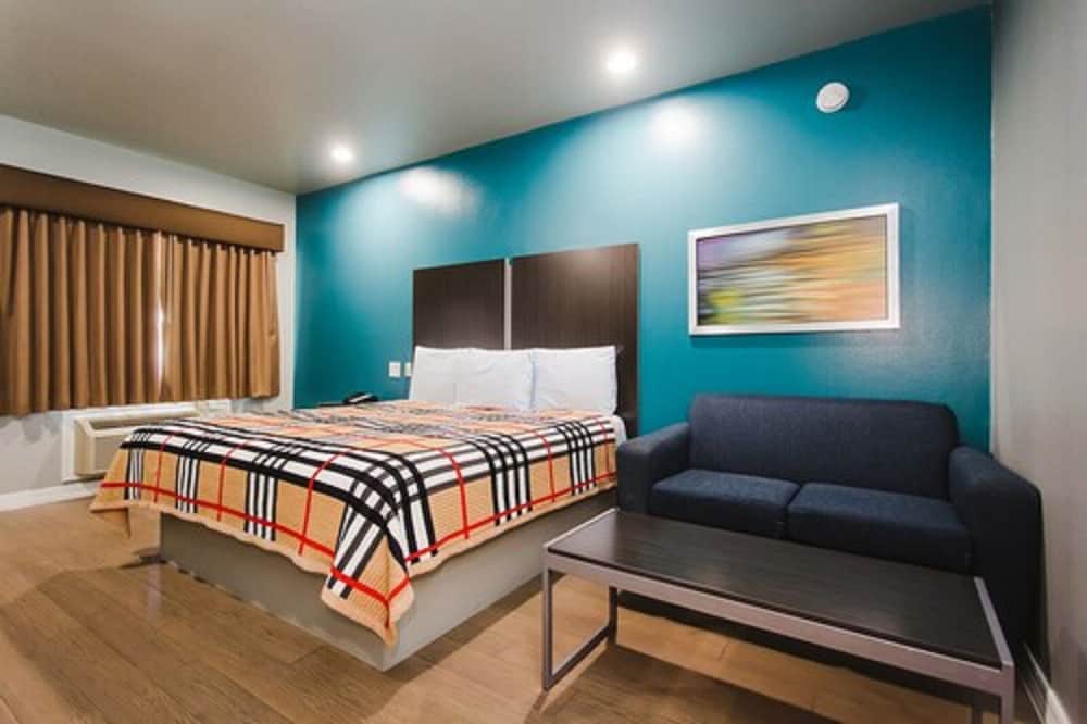 Econo Lodge Inn & Suites Channelview - Houston East 14/37