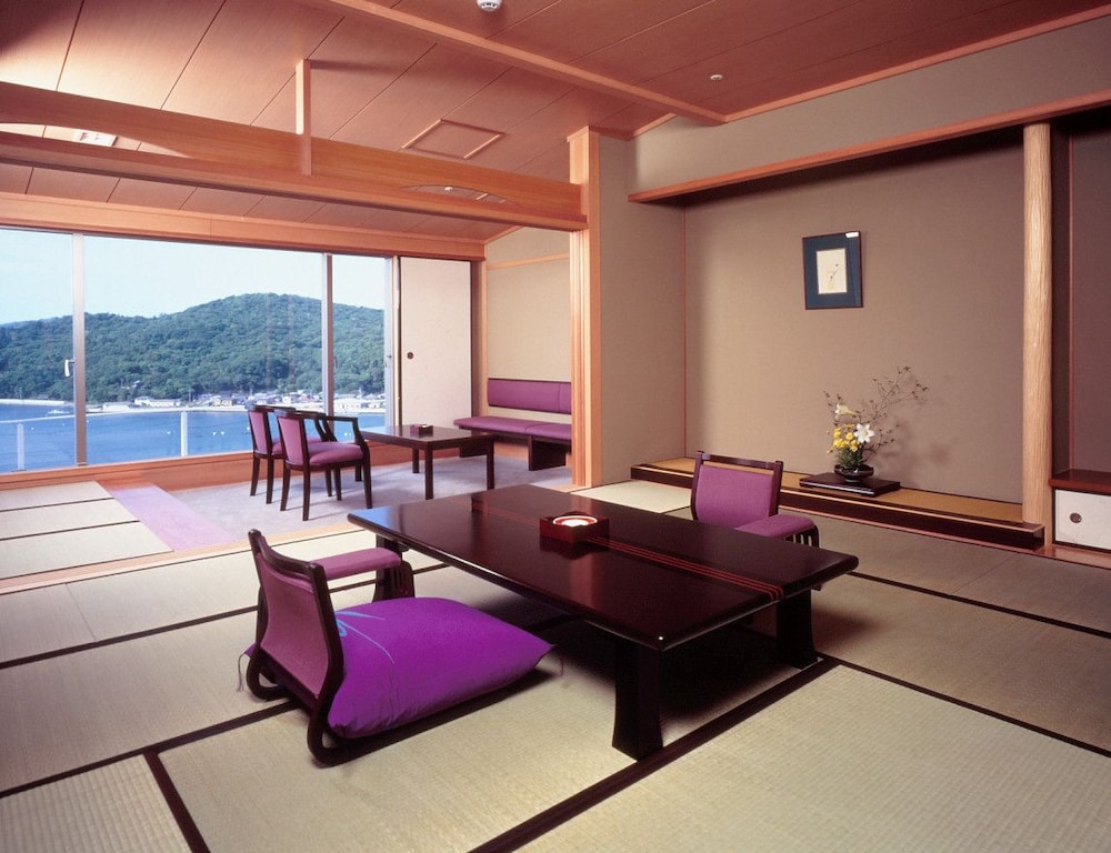 Toba Seaside Hotel 31/54