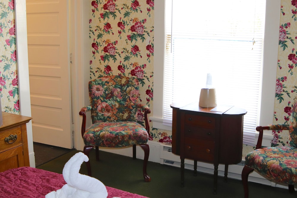 Inn on Mackinac 31/50
