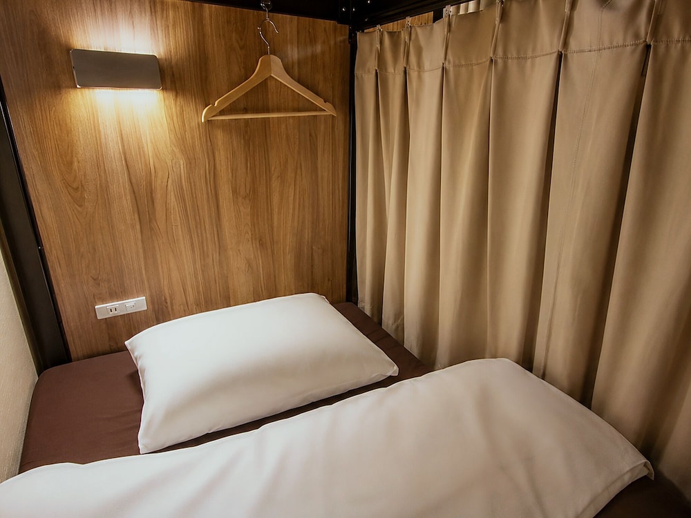 Namba Guesthouse HIVE - Hostel 23/65